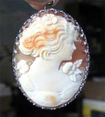 Museum Quality Art Nuauveo Carnelian Shell. 10K White Gold Filigree Brooch/Pendant. Rainbow sign on the back