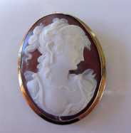 Sardonyx Museum Quality Shell with Cleopatra image Cameo Brooch/Pendant marked 750 (18K) solid Gold.