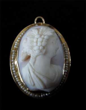 Beautiful Gold w/Pearls Coral Pendant Circa 1890 Roman Goddess