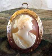 Vintage Cameo Pin/Pendant marked solid 10K Rose Gold, circa 1910 Nicely hand carved 3 color shell