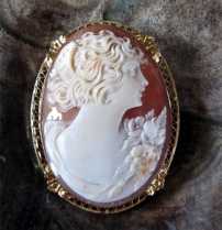 Large Edwardian Carnelian Shell Cameo Museum Quality Brooch/Pendant 10K (marked) Yellow Gold Bezel