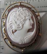 Big Antique Art Nouveau carved sardonyx shell cameo 9K Gold mounted brooch circa 1910’s