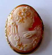 Estate 14K Yellow Gold Hand Carved Natural Carnelian Shell, signed Cameo Brooch/Pendant purchased from National Estate Jewelers