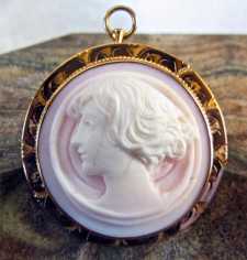 Art Deco deep relief carving White on Rose Coral Circle 10K Red Gold Brooch/Pendant