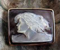 Superior contemporary carving from Italian sculpture Scialanca Marked 14K Yellow Gold Brooch/Pendant.