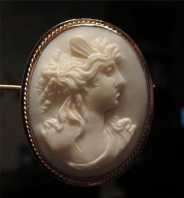 Psyche - Goddess of soul in Greek mythology, Angel Skin cameo Marked 14K Yellow Gold brooch Circa 1910