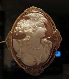 Art Deco Museum Quality carving Shell Ceres Goddess Fertility Large 10K Gold Filigree Cameo Brooch/Pendant