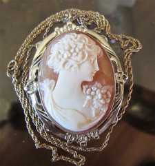 High Quality Carved shell Stylish Art Nouveau flower girl 10K Gold Cameo Brooch/Pendant with marked 10K Gold chain