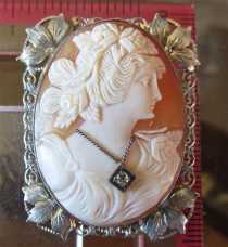 Art Deco Superior Quality carved Shell with Necklace & Diamond. 14K Marked Yellow Gold from 1920th Filigree Pin/Pendant