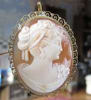 Marked 14K Yellow Gold Superiorly carved Beauty Image Circa 1935 filigree bezel brooch/pendant
