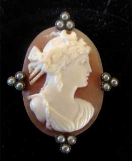 10K Rose Solid Gold Victorian Sardonyx Shell Back Cross Pendant with 12 Natural Pearls Circa 1885
