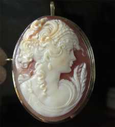 Modern Italian Museum Quality hand carving Carnelian shell Marked (750) 18K Yellow Gold Brooch/Pendant
