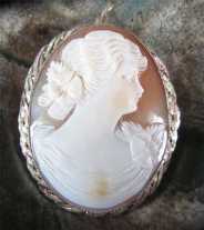 2 colors marked 10K Gold leaves (greenish & rose colors) Brooch/Pendant circa 1930