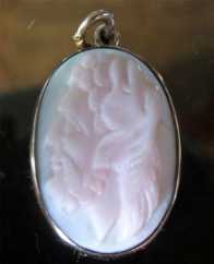 Little Coral heroic image of Hercules from 1910th Antique in original 10K Yellow Gold pendant