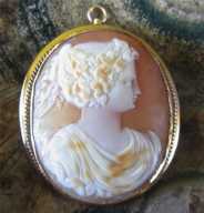 Quality Antique Victorian Carnelian Shell circa 1885 tested 10K Yellow Gold Brooch/Pendant