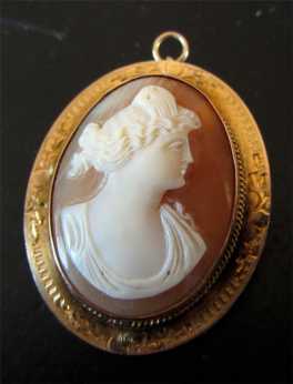Solid Victorian 10K Gold circa 1890-1910 Signed Hand carved Shell Cameo