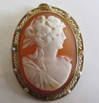 Greek/Roman style portrait Carnelian shell circa 1915 Marked 14K Yellow Gold Brooch/Pendant with pearls