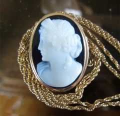 Edwardian/Georgian Onyx in solid 14K Gold Brooch/Pendant Marked 24” 14K Gold Chain, circa 1910-1930