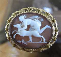 Hunting Diana Goddess running with deer circa 1880 Sardonyx shell in the fancy 14K Yellow Gold Brooch