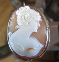 1st half of XX century masterly carved Carnelian shell Marked 10K Yellow Gold Brooch/Pendant