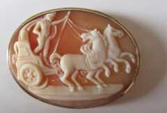 Carnelian shell Apollo raiding in chariot fancy 14K Yellow Gold brooch/pendant