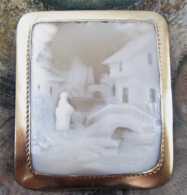 Extreme Quality Victorian landscape Light Sardonyx Shell circa 1890 Unmarked 10K (at least) Yellow Gold Brooch
