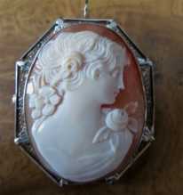 Pretty girl from 1930th - Carnelian shell masterly carved Marked 14K White Gold Brooch/Pendant.