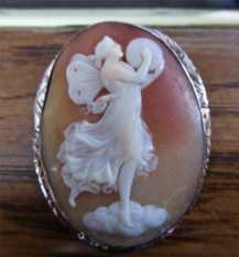Dancing Psycho nicely carved Carnelian Victorian shell circa 1885 Unmarked/tested by Antique shop 10K Yellow Gold brooch