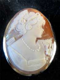 Hand Carving Carnelian Cameo 750 Yellow Gold (14K) Italian Frame Brooch & Pendant