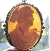 Great Victorian classic (circa 1895) Sardonyx carved shell Unique filigree 10K Yellow Gold pendant.