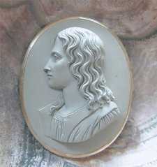 Victorian carved lava portrait of English poet author John Milton Museum Quality 10K Yellow gold cameo brooch