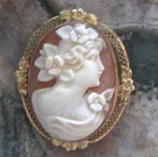 Craftily carved girlish head high relief shell from 1940th Marked 14K Yellow Gold Cameo Brooch