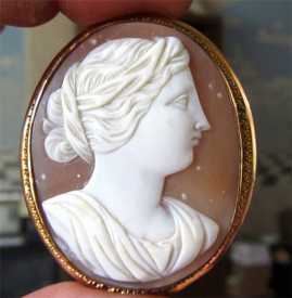 Yearly Victorian Sardonyx Goddess Gold Frame Brooch & Pendant, carved circa 1860