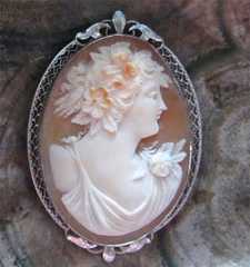 Quality 3 colors Carnelian shell masterly carved circa 1920 Big marked filigree 14K White Gold Brooch/Pendant.