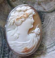 Quality 3 colors Carnelian shell carved circa 1930 marked but missed clasp at least 10K White Gold Pendant.