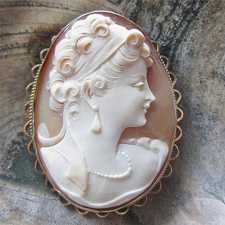 Museum Quality shell portrait of Russian actress L. Udavichenko Marked “9CT” Yellow/Rose Gold Brooch/Pendant.