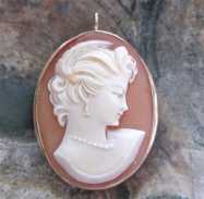 Beauty from the 1940th - well carved carnelian shell Marked 10K Yellow Gold brooch/pendant