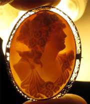 Beautiful vintage 10K gold hand carved shell cameo brooch/ pin with the great details. Circa 1910