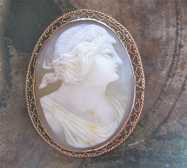 Victorian Antique circa 1890 - 1900 light Sardonyx shell Marked 10K filigree Yellow Gold brooch