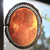 Superiorly carved circa 1930 shell cameo. 14K White Gold etched Brooch