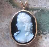 Black & White Classic Agate hard stone profile from 1910th Petite marked 14K Yellow Gold pendant