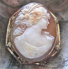 Edwardian/Georgian 1915-1935 Museum Quality beauty Psyhe marked & tested solid 14K Yellow Gold brooch/pendant.
