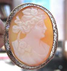 Late Victorian Flora Goddess carnelian carved shell cameo Marked filigree 10K Yellow Gold brooch