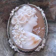 Amazing Carnelian shell Beauty from the 1920th -1930th Marked filigree 14K White Gold brooch/pendant.