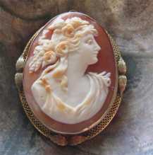 High Quality Antique - carved 3 levels shell circa 1915 Unmarked (tested) 10K Yellow Gold Pendant