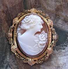 Museum Quality from the 1920th Art Nouveau Conch shell Marked 10K Yellow Gold filigree perfect Pendant/Brooch