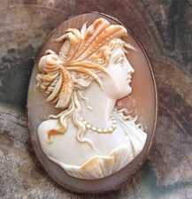 Goddess Ceres - Museum Quality multi colored deep carved shell Unmarked Rose Gold Brooch from 1910th or earlier.