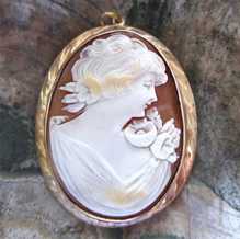 Amazingly well carved shell portrait of young woman from 1930th Unmarked (tested) 14K Yellow Gold etched bezel pendant