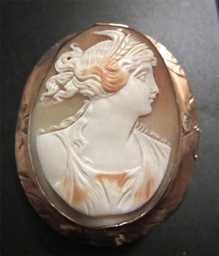 Big well carved multi colors Carnelian shell depict Goddess Ceres Marked 10K Yellow Gold etched brooch from 1930th