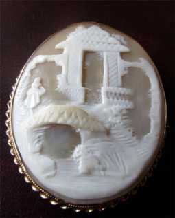 Huge 10k Solid Gold Victorian shell “Japanese Bridge” Scene Landscape 2” 3/4 tall 2 1/8” wide weight 16.32 gr.